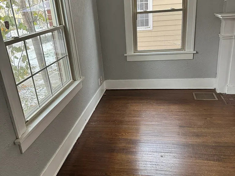 1528 W Sunset Ave — Photo 2