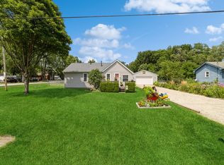 3900 NE 46th St, Des Moines, IA 50317