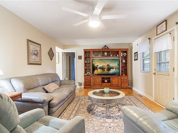 4th image of 1104 Ellerslie Ave