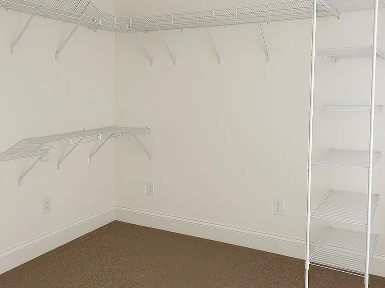 245 Whittier Ave — Photo 14
