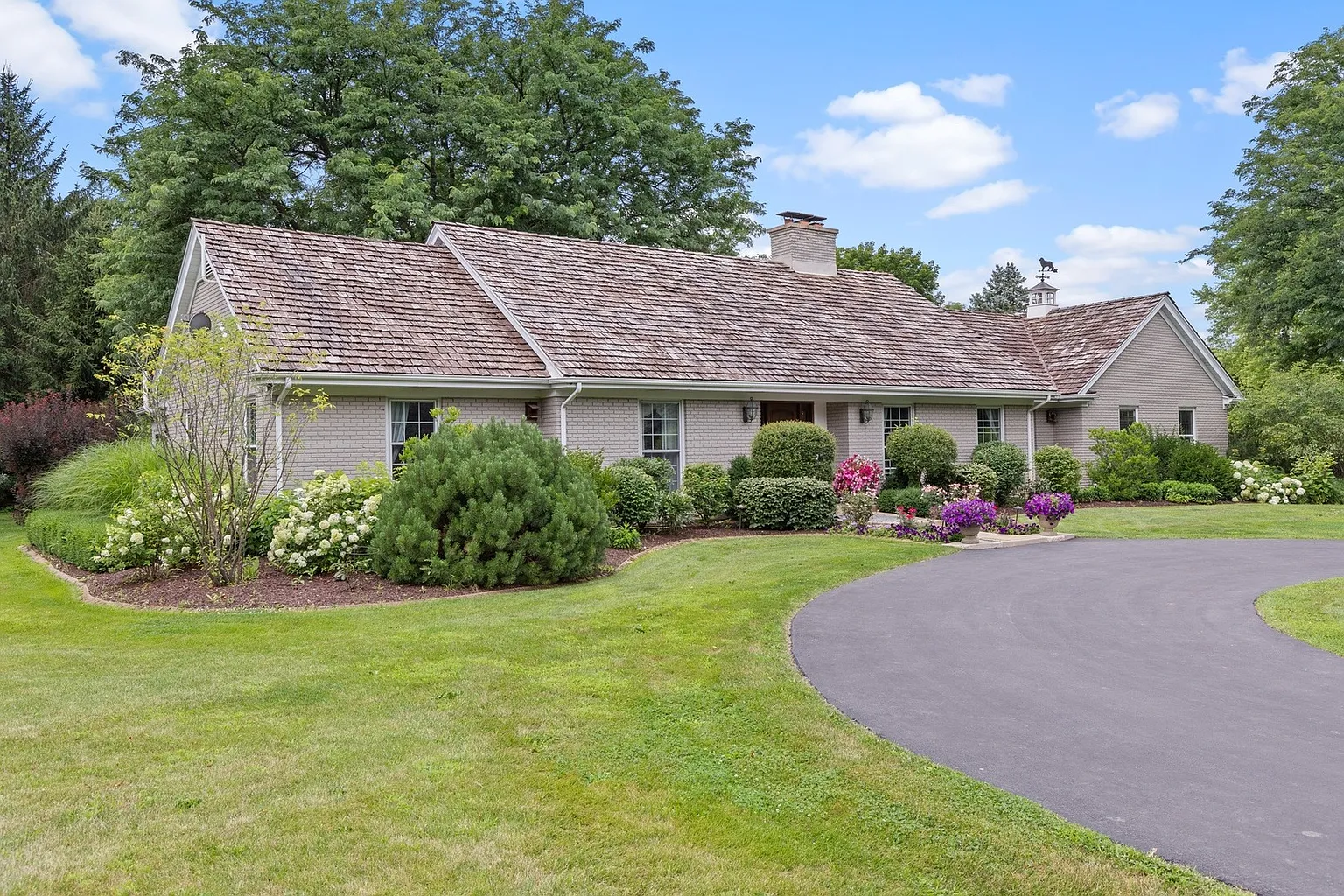 46 Valley Dr photo 1