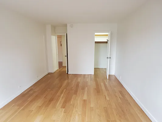 Rented by Corcoran | media 27