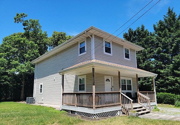 3rd image of 233 Moriches Ave