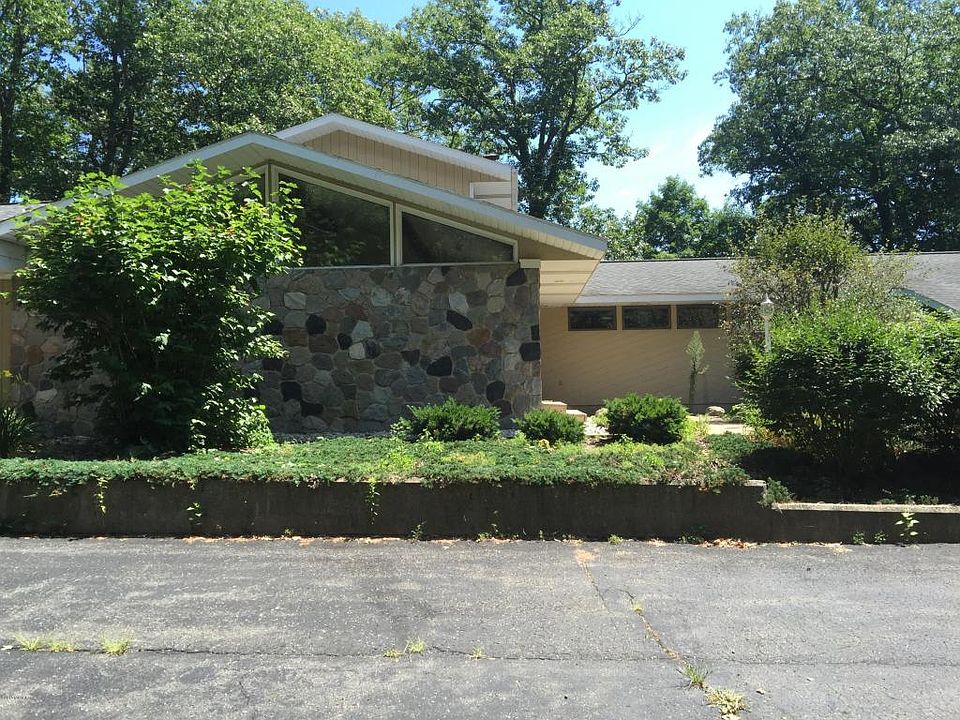 1st image of 6400 Lakeshore Dr