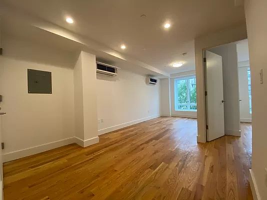 2nd image of 795 Franklin Ave #5AC