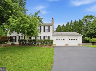 10609 Oxford Ct, Great Falls, VA 22066