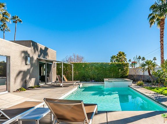 4th image of 694 Dunes Ct