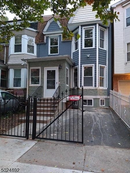2nd image of 199 N 11th St