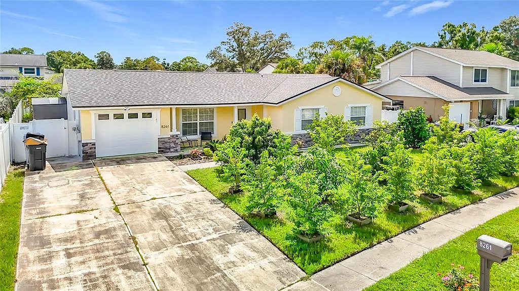3 bed, 2.0 bath, 1720 sqft, $4,000 — Photo 1