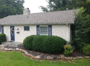 102 Ogden Ln, Oak Ridge, TN 37830