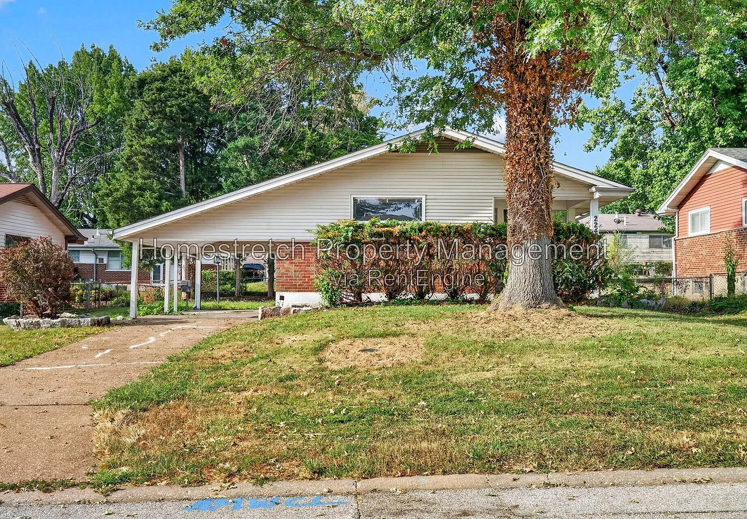3 bed, 1.0 bath, 1150 sqft, $1,325 — Photo 2