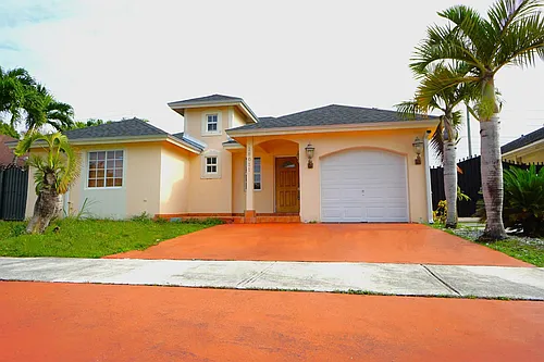 18011 SW 139th Ct Photo 1