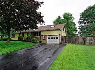 4 Silverside Ln, Latham, NY 12110