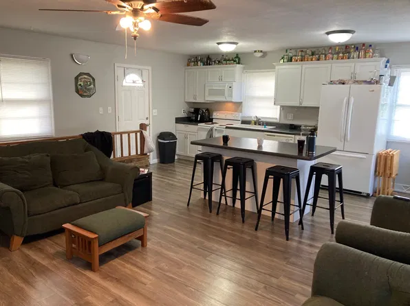 940 Miller Ave, Iowa City, IA 52246