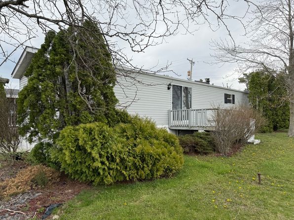 33 Partridge Ln, Beecher, IL 60401