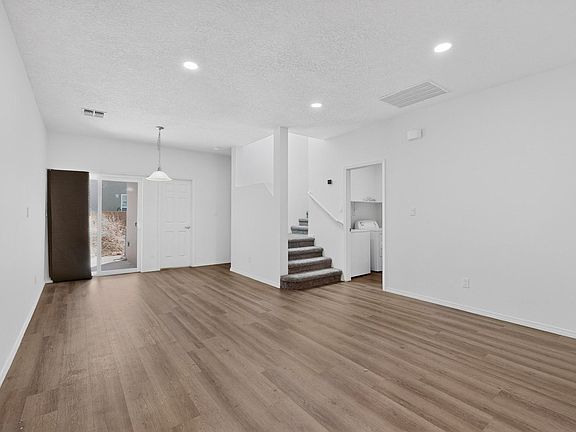 4th image of 311 San Clemente Ave NW