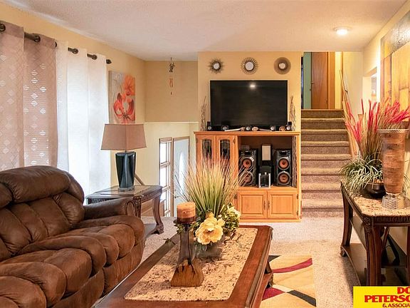 5th image of 2124 N Clarmar Ave