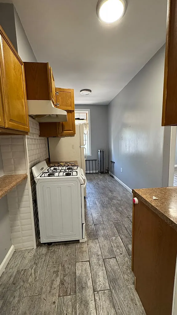 690 Linwood Street — Photo 1