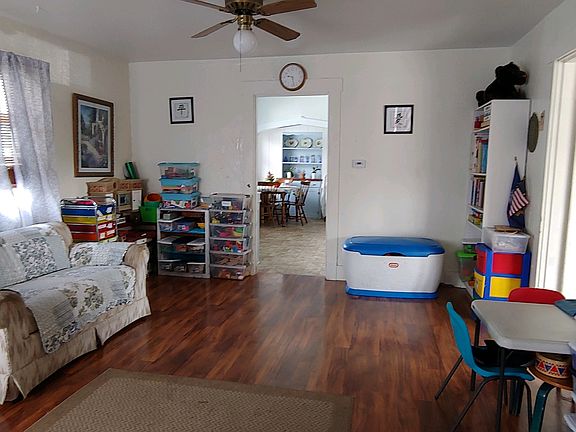 4th image of 117 E Victoria Ave