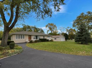 7511 Eleanor Pl, Willowbrook, IL 60527