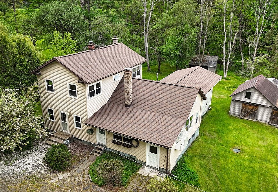 1st image of 450 Dean Creek Rd