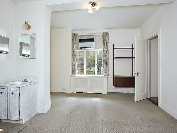 2nd image of 820 Park Ave #2N