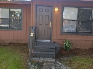 31 6th St #B, Shalimar, FL 32579