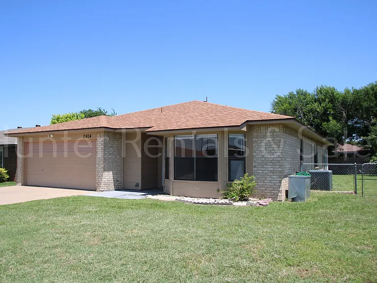 2804 Derby Dr — Photo 2