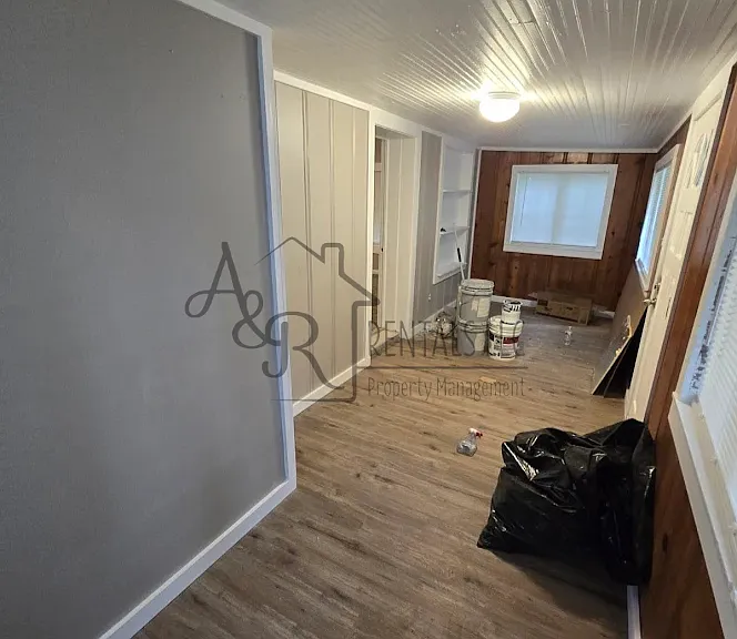 513 E Adams St — Photo 11