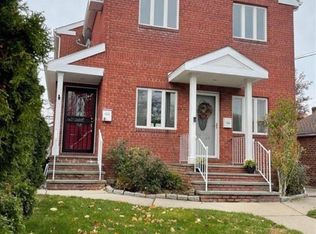 2714 166th St, Flushing, NY 11358