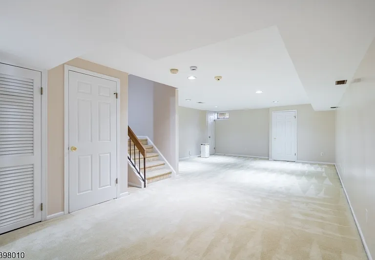 1 Avery Ct — Photo 38