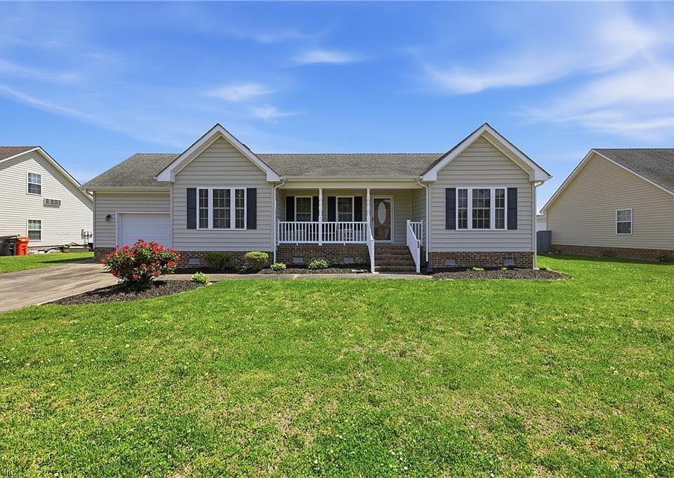 1st image of 808 Compass Dr