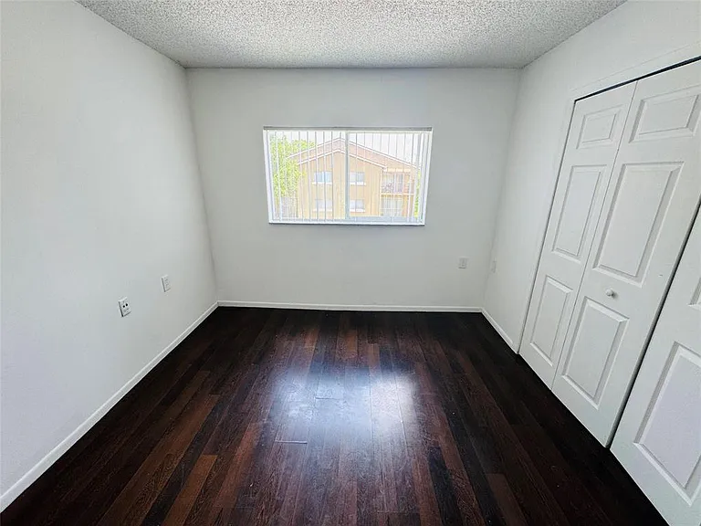 1068 N Benoist Farms Rd #302 — Photo 4