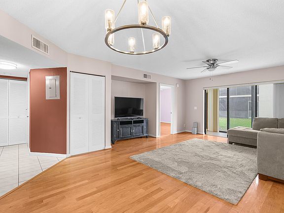 2nd image of 1203 Congressional Way