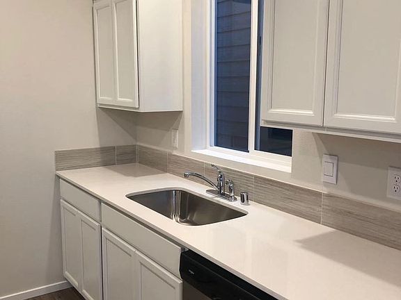 3rd image of 2626 NE 116th Pl