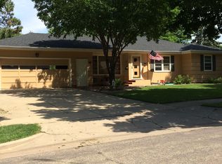 2016 S Faris Ave, Sioux Falls, SD 57105