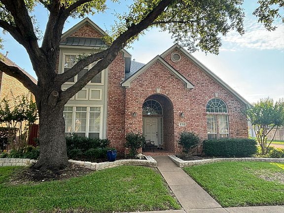 2nd image of 775 Lakeview Dr