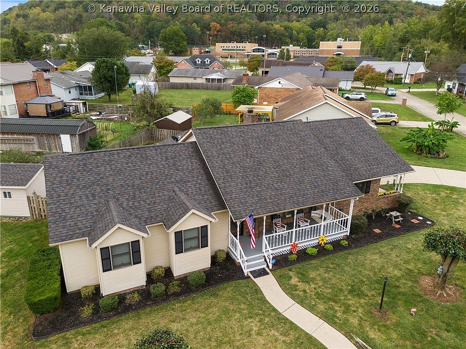 1st image of 110 Woodbend Cv
