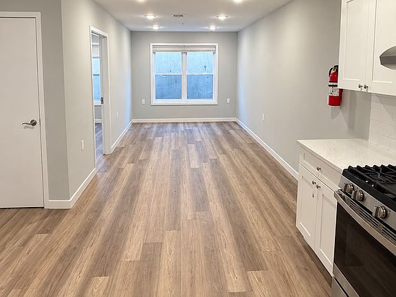 2nd image of 8-10 Godwin Ave #3