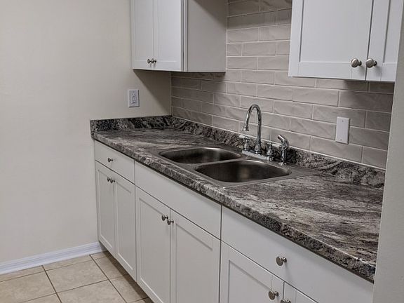 3rd image of 300 Gunn Ave APT 7