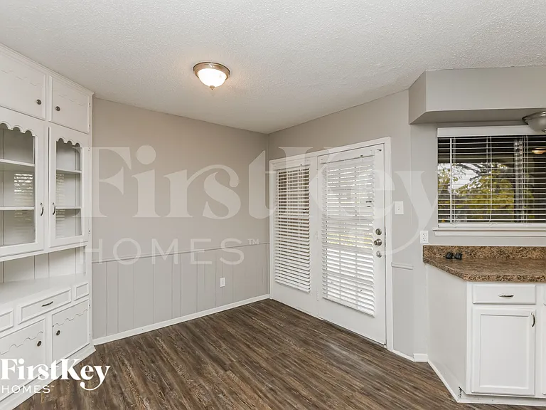 500 Hinton St — Photo 7
