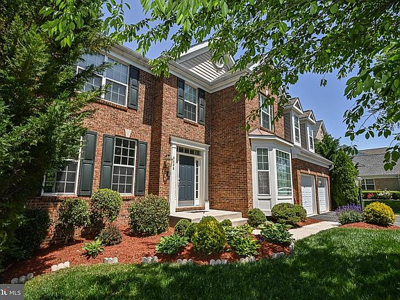 3rd image of 8438 Mineral Springs Dr