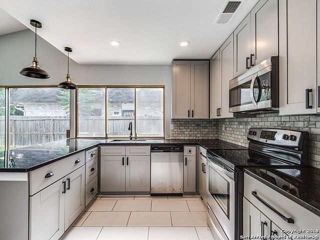 1st image of 4023 Oakhaven St