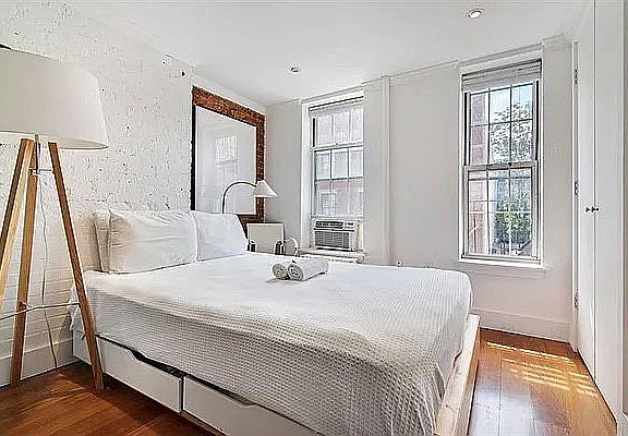 3rd image of 195 E 4th St APT 15