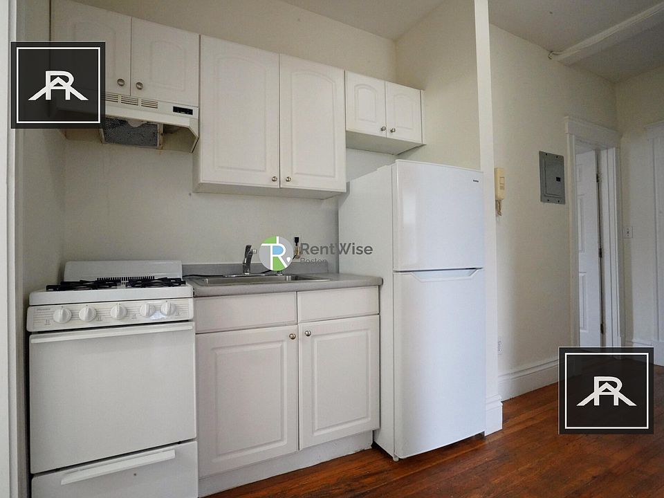 1st image of 8 Camelot Ct #20