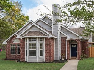 9122 Oak Hollow Dr, Rowlett, TX 75089