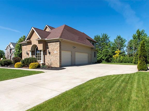 3rd image of 5517 Hedgebrook Dr