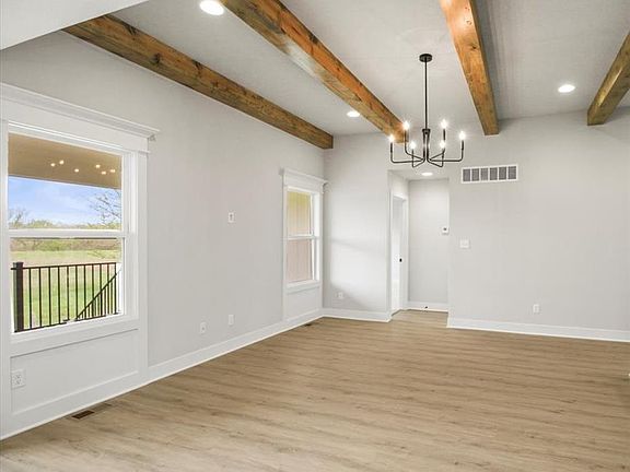 4th image of 311 NE 51st Rd