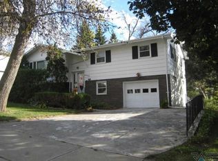 2605 W 37th St, Sioux Falls, SD 57105