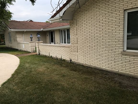 3rd image of 19900 Rose St